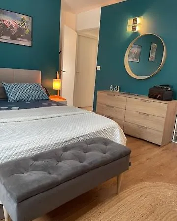 Maison Avec Et Piscine 2 *