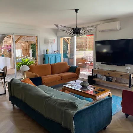 Maison Avec Et Piscine 2 *